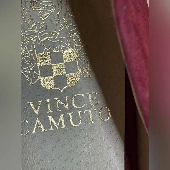 Vince Camuto - Picture 3 of 4